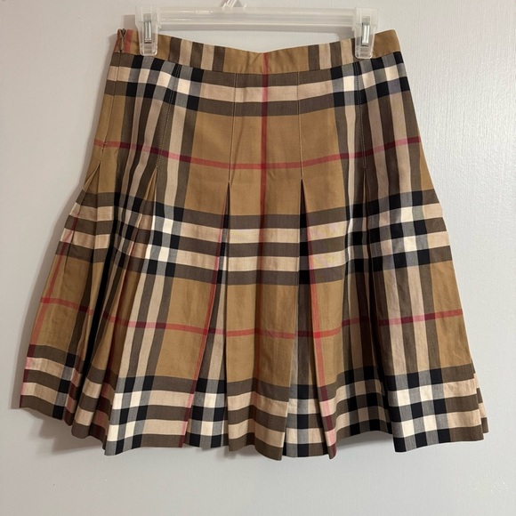 Burberry London Nova Check Tan A-Line Pleated Skirt Size 4 - Picture 2 of 16